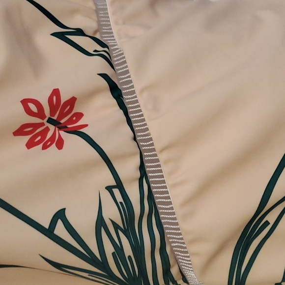 Vanilla Flower One-Piece - Picture 6 of 6